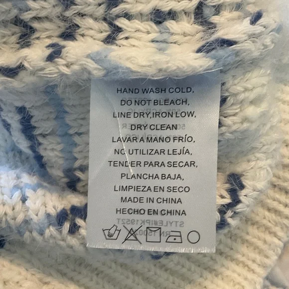 Grey Bandit Beauutiful Women's White and Blue Size Small Oversized Sweater - Picture 7 of 8